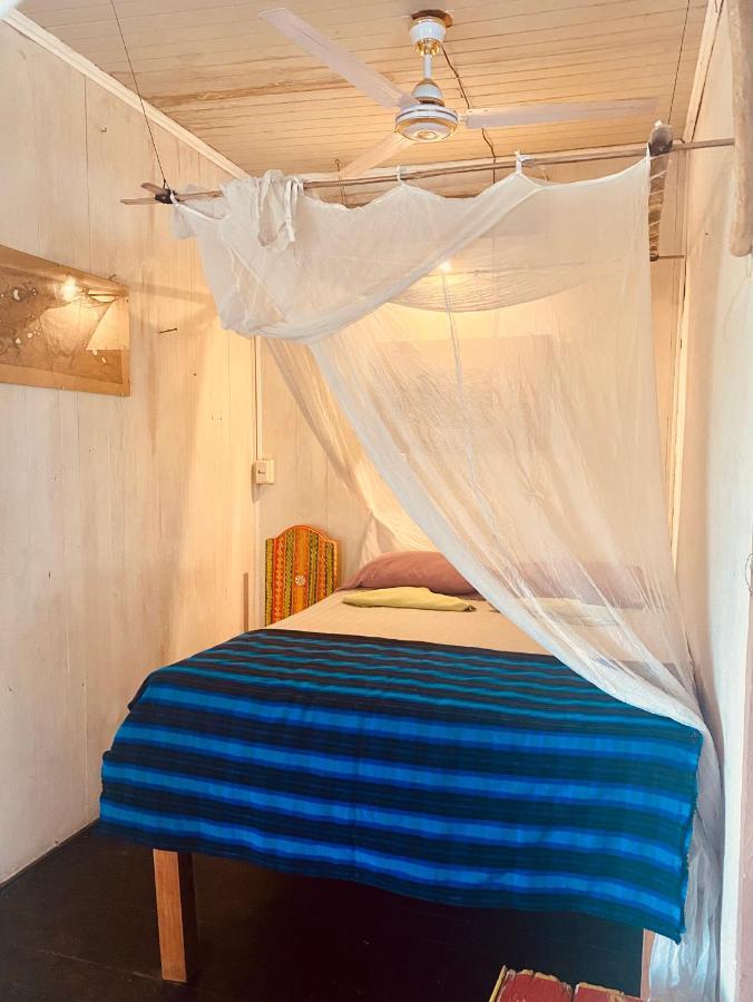 Hotel La Casa Rosada Lívingston 外观 照片