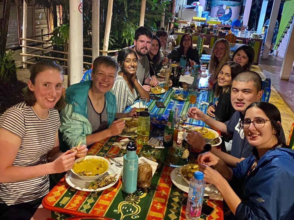 Hotel La Casa Rosada Lívingston 外观 照片