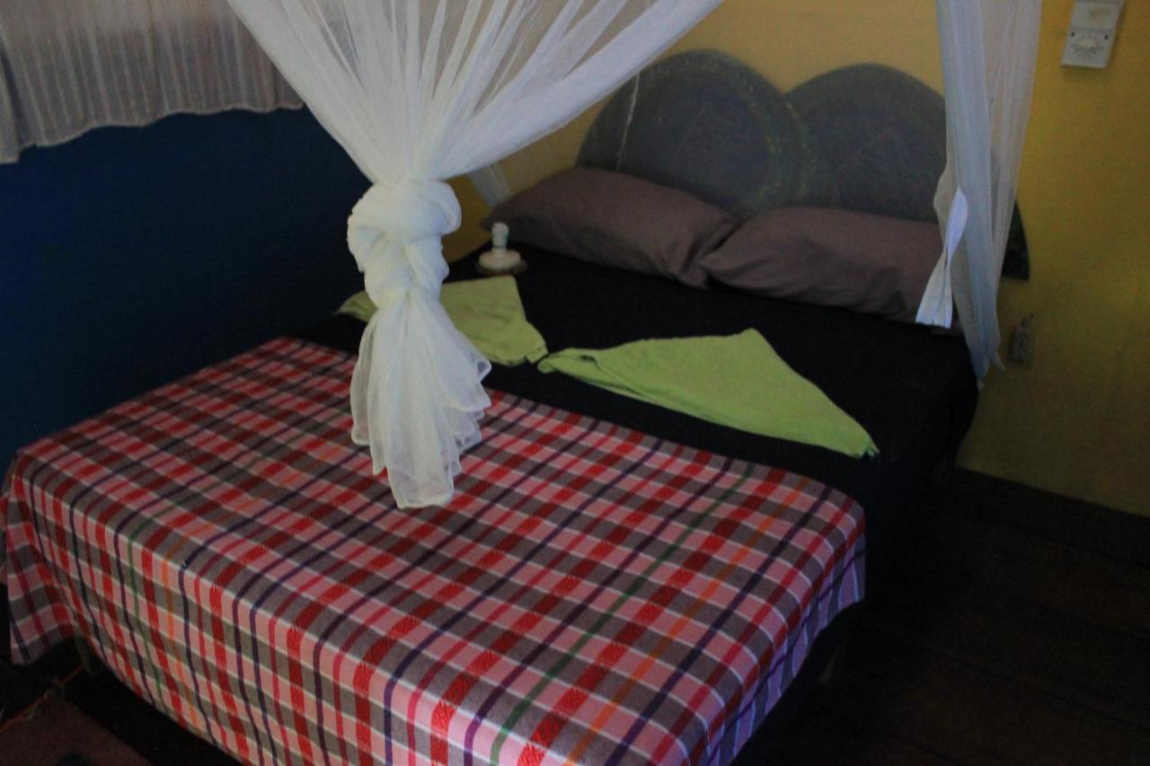 Hotel La Casa Rosada Lívingston 外观 照片
