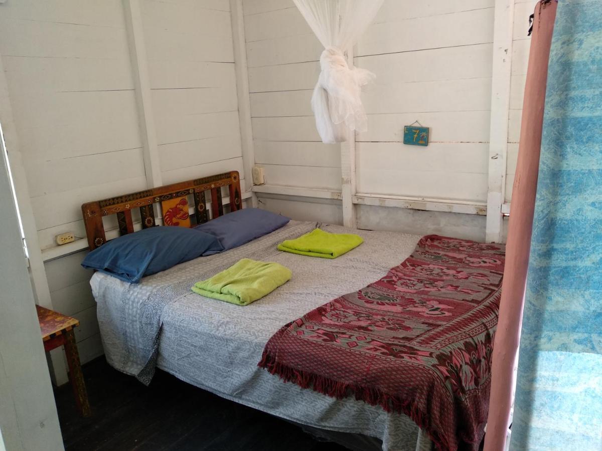 Hotel La Casa Rosada Lívingston 外观 照片