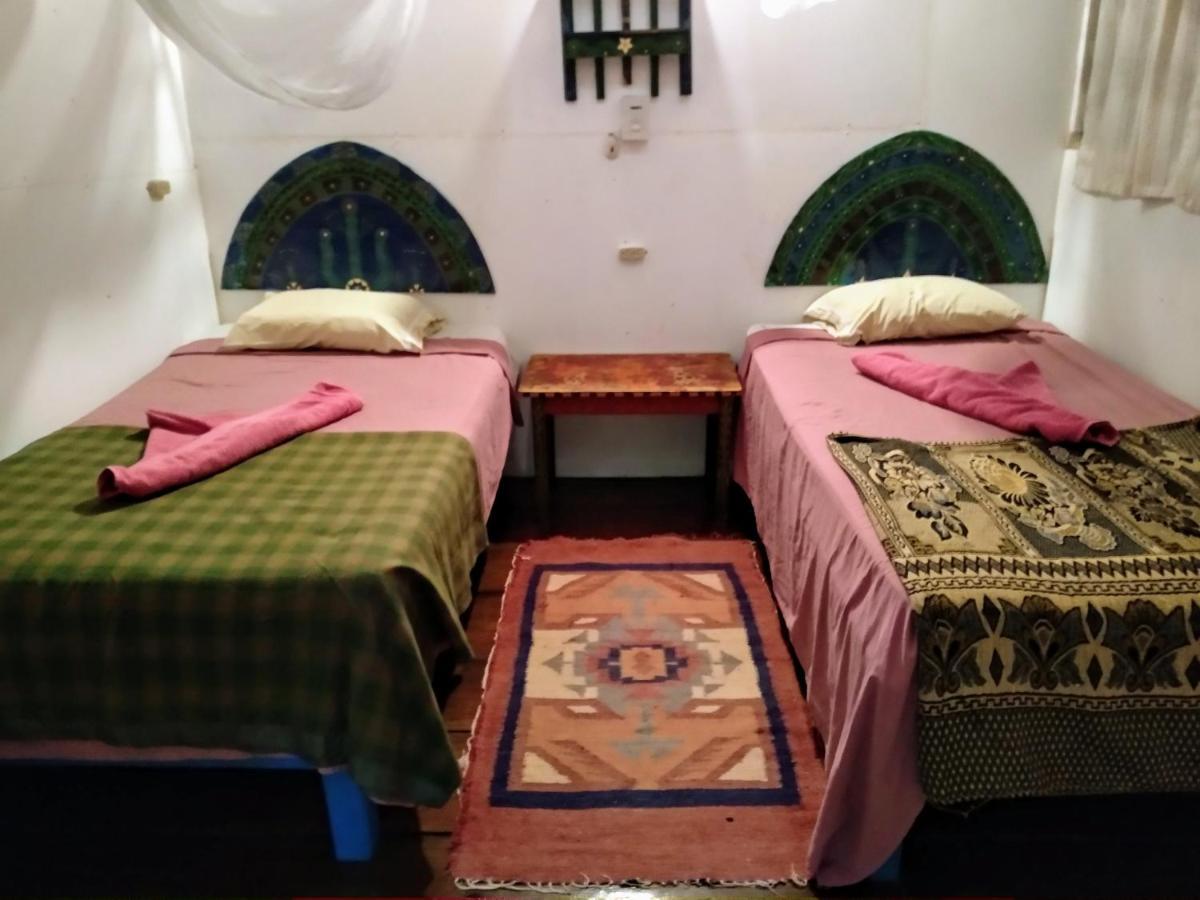 Hotel La Casa Rosada Lívingston 外观 照片