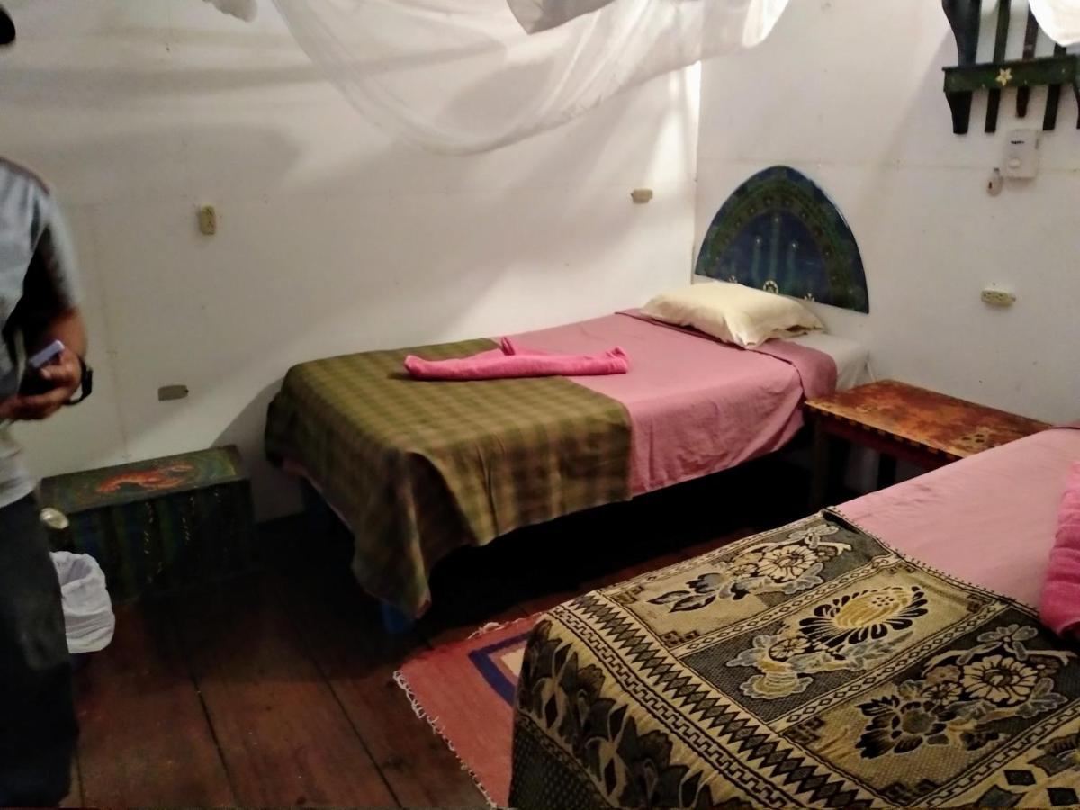 Hotel La Casa Rosada Lívingston 外观 照片